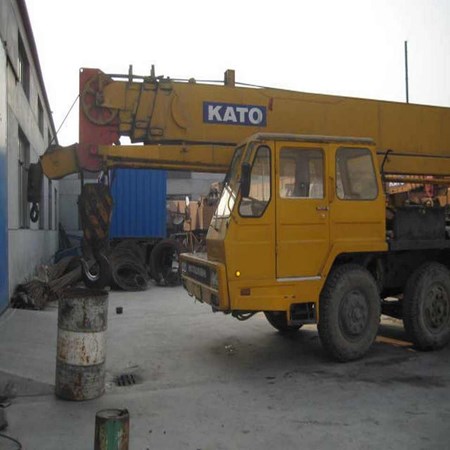 USED KATO NK300E TRUCK CRANE